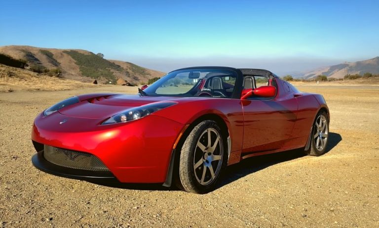 электромобиль Tesla Roadster 1