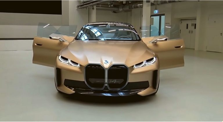 Электромобиль BMW i4
