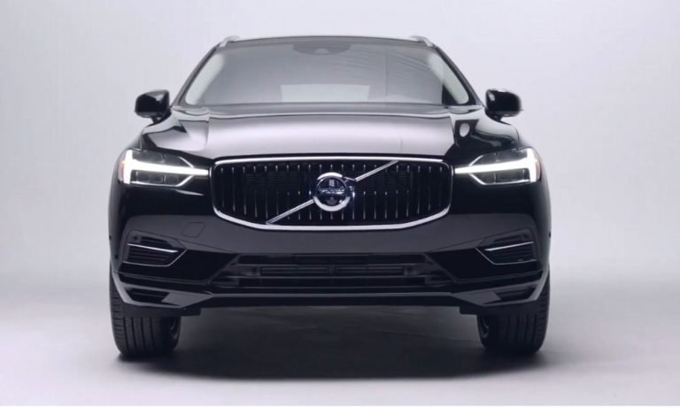 кроссовер Volvo XC60 T8 Recharge