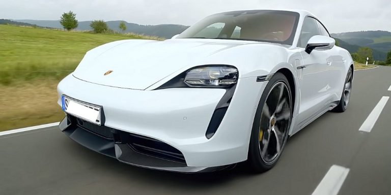 Электромобиль Porsche Taycan