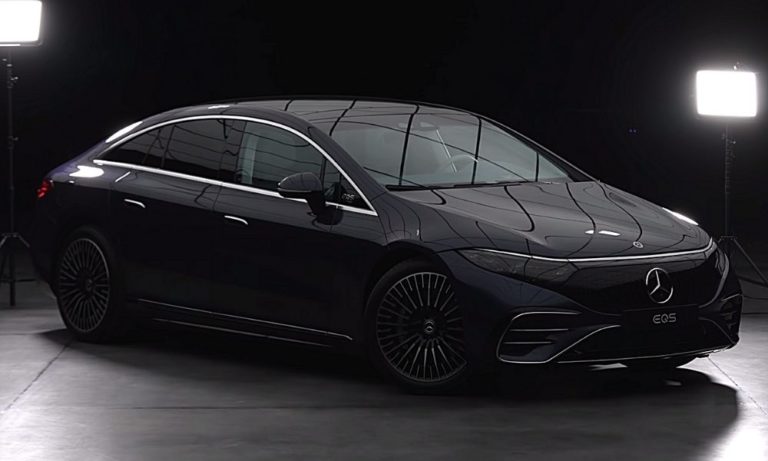 электромобиль Mercedes EQS