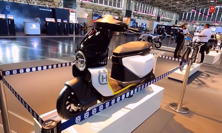 скутер Husqvarna Vektorr