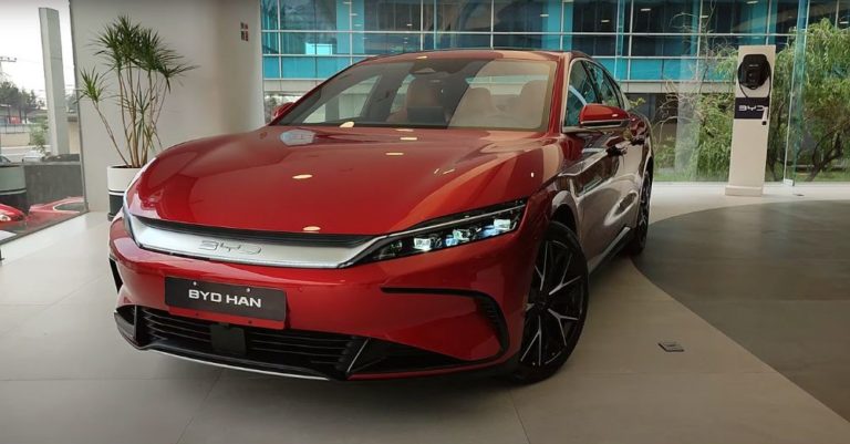 электромобиль BYD Han
