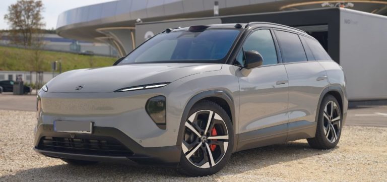 электромобиль NIO EL7
