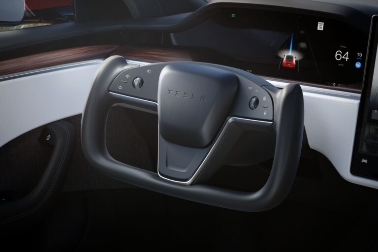 Tesla Model S Long Range — фото 18