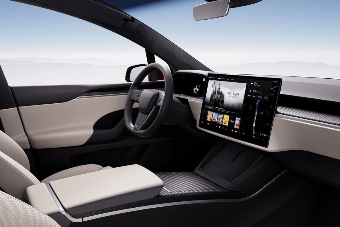 Tesla Model X Plaid — салон Tesla Model X Plaid — салон