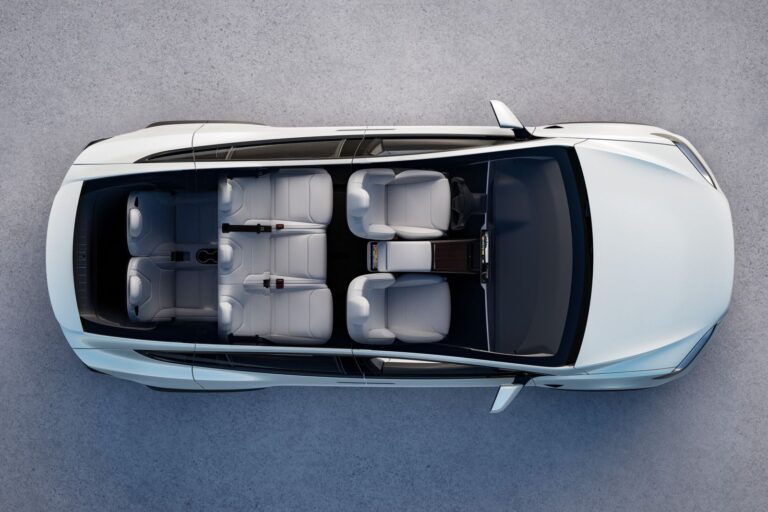 Tesla Model X — фото 11