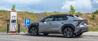 Toyota bZ4X AWD — фото 11