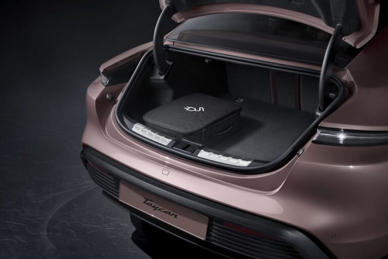 Porsche Taycan 4S (2019-2024) — фото 28