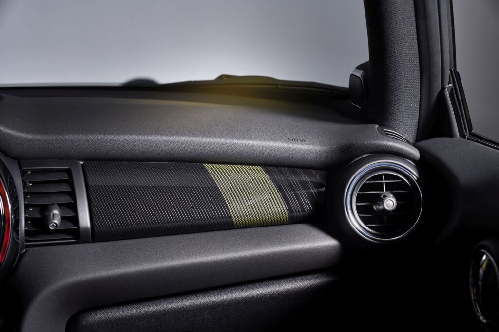 Mini Cooper SE 135 kW (2019-2023) — фото 24
