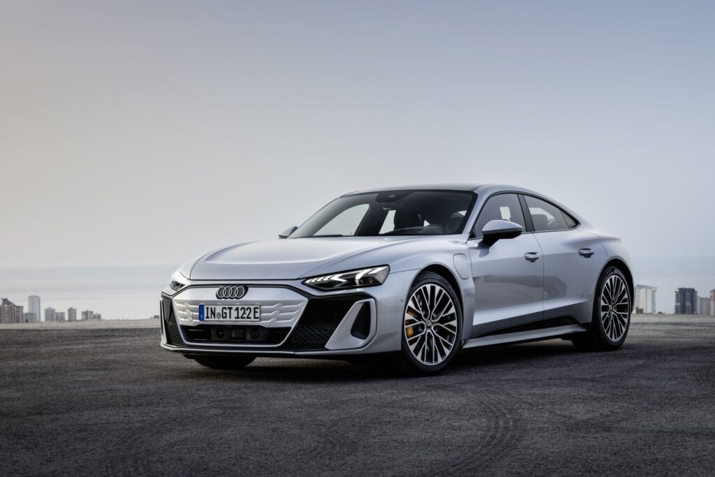 Audi e-tron GT RS — фото 1