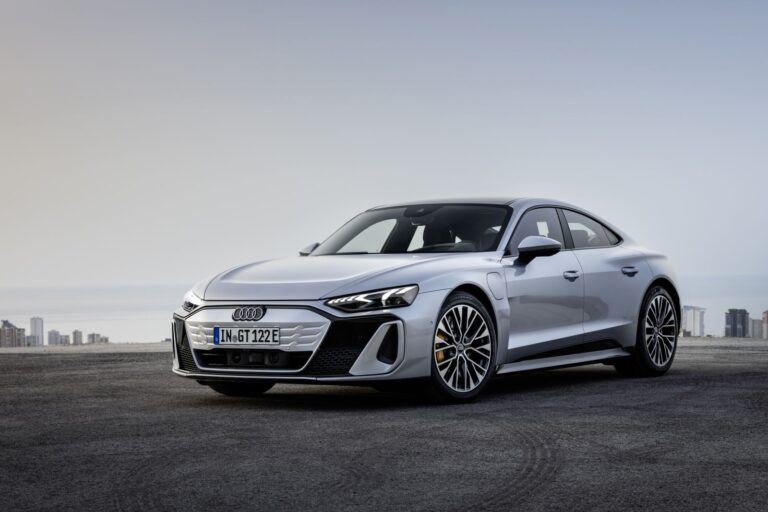 Audi e-tron GT RS — фото 1