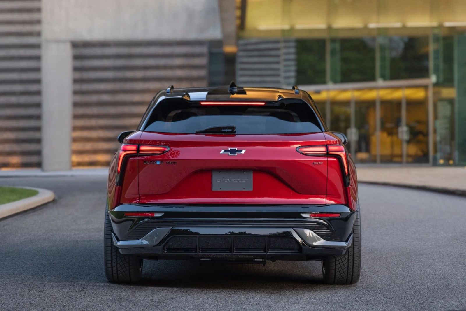 Фото 7: Chevrolet Blazer EV RWD Фото 7: Chevrolet Blazer EV RWD