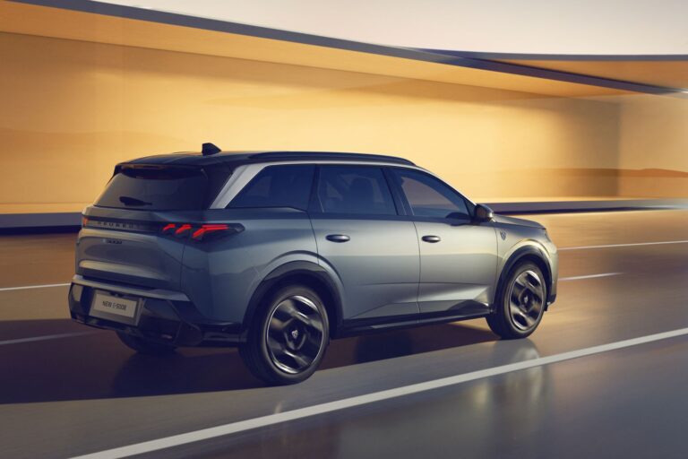 Peugeot E-5008 AWD — фото 3