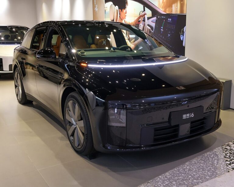Li Auto i6 2025 года в шоуруме