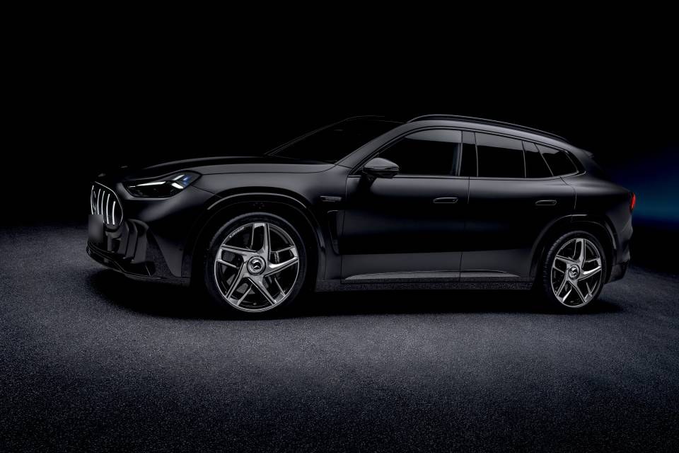 Электрический Mercedes-AMG GT SUV, вид сбоку