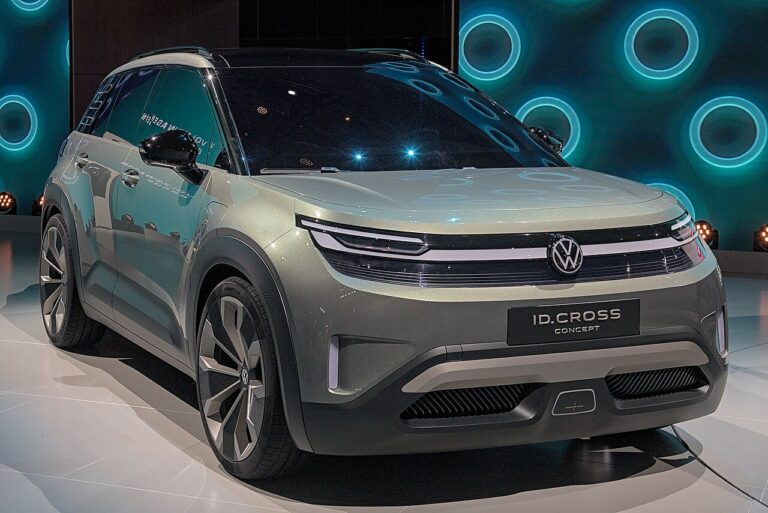Концепт Volkswagen ID. Cross на выставке IAA 2025